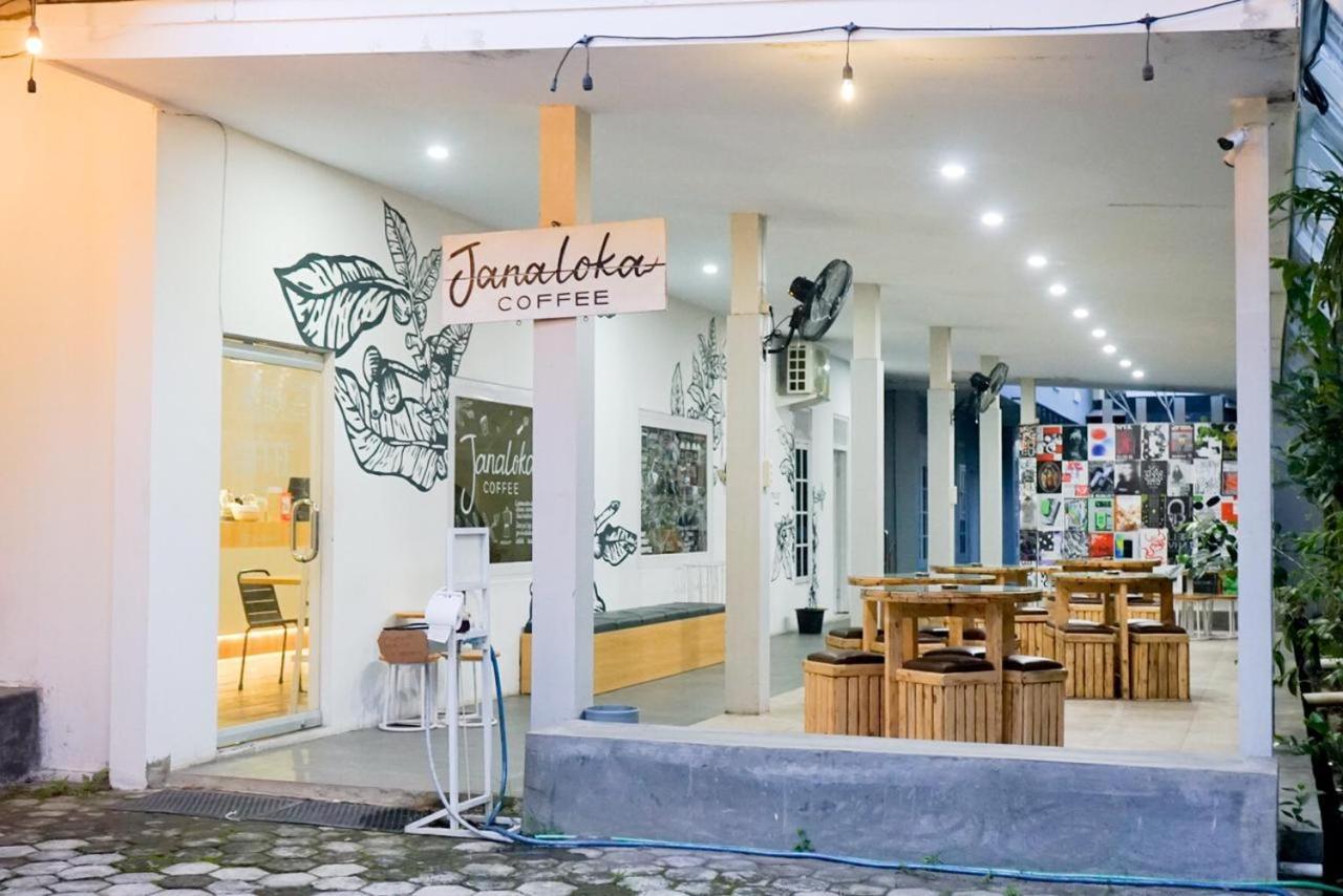 Tamadara Guesthouse Jogja Maguwo Ngoại thất bức ảnh