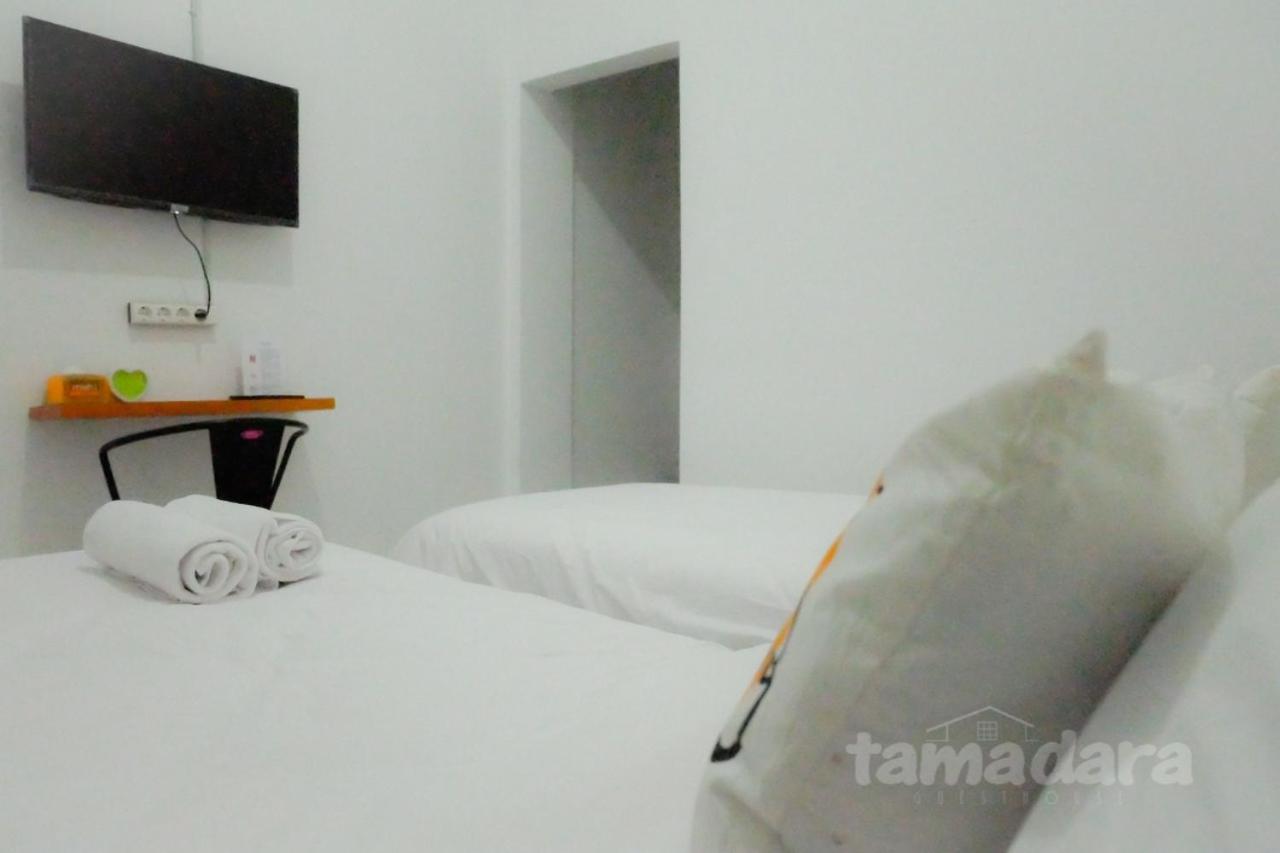 Tamadara Guesthouse Jogja Maguwo Ngoại thất bức ảnh