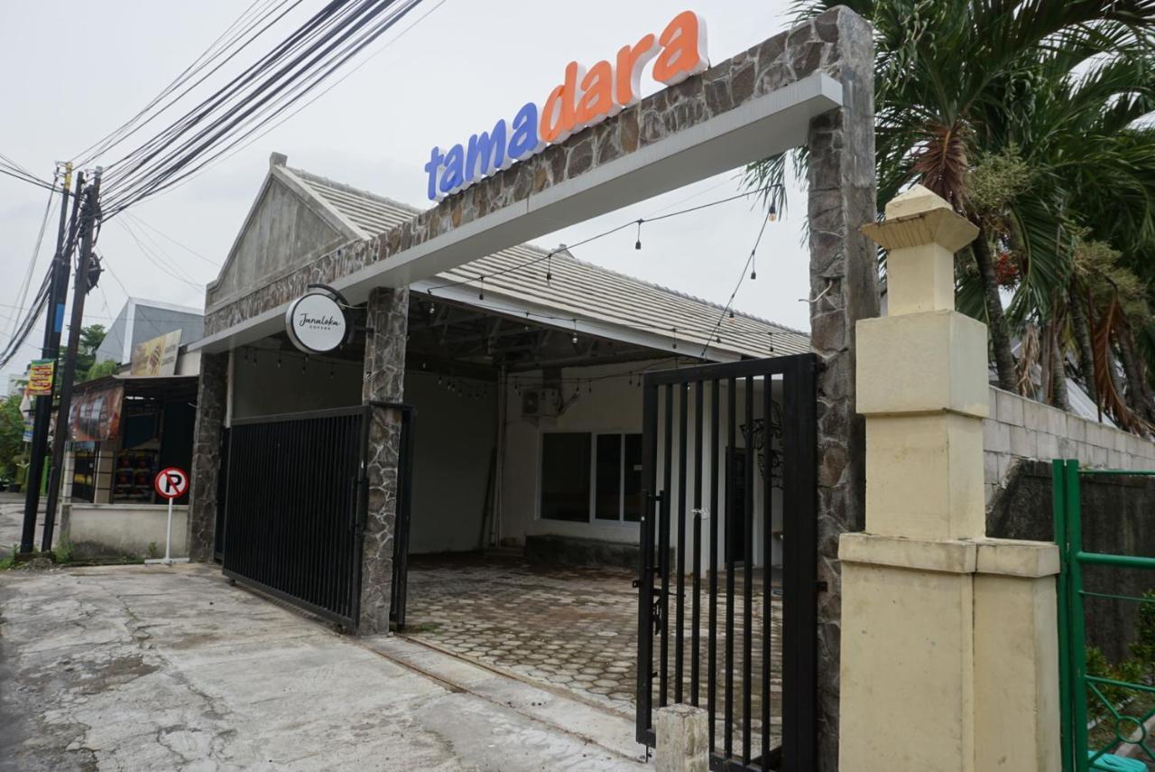 Tamadara Guesthouse Jogja Maguwo Ngoại thất bức ảnh